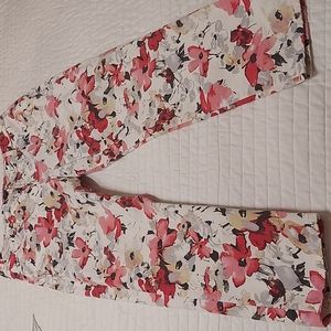 Cute floral ankle pant